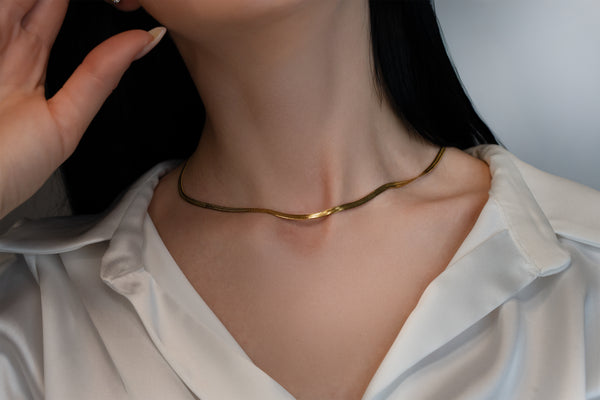WHISPER Necklace Gold